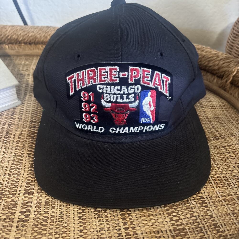90s VTG CHICAGO BULLS THREE PEAT 3 NBA Champions Hat SnapBack